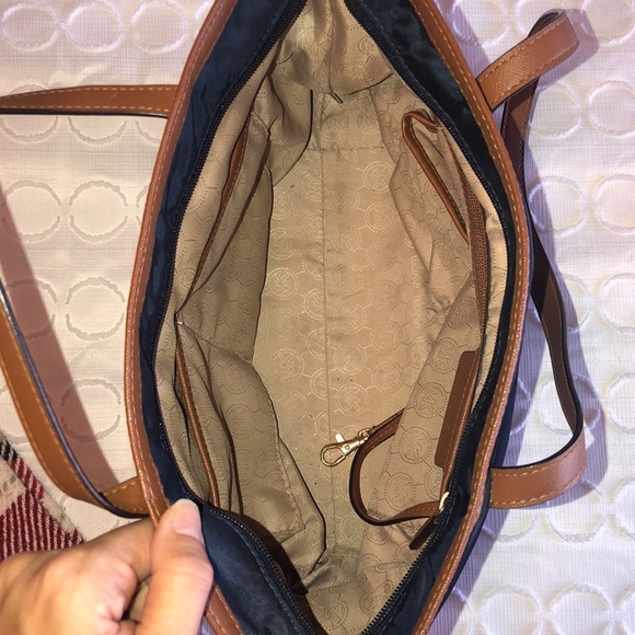 Michael Kors Kempton Nylon Shoulder Tote - Picture 4 of 5